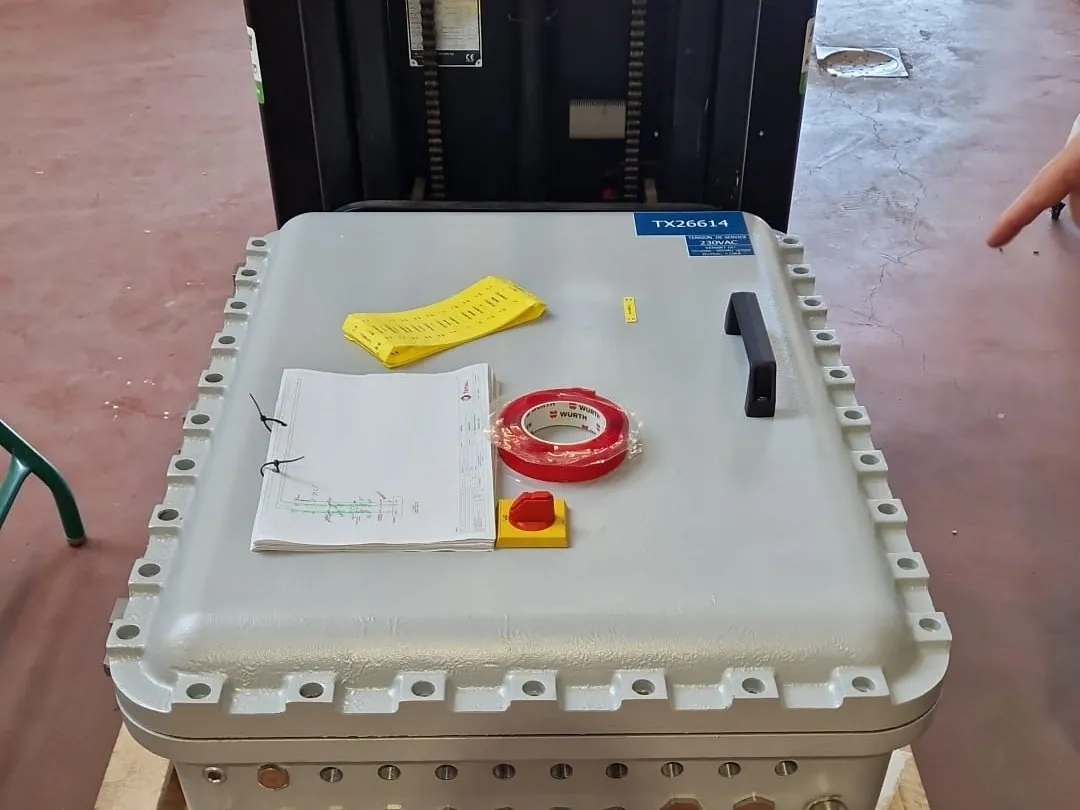 Enveloppe antidéflagrante Ex d certifiée par DCT sur palette